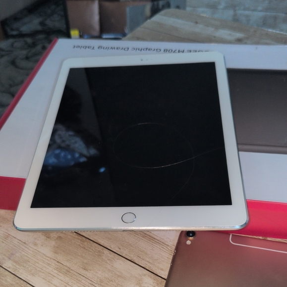 ipad - Picture 2 of 2